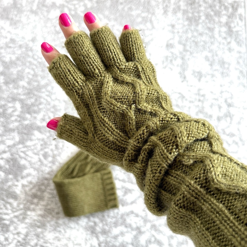 Olive Green Chunky Knit Fingerless Gloves